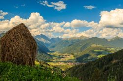 Vista panoramica della Val Pusteria fotografata da Olang in Alto Adige