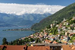 Vista panoramica del borgo di Bellano e il Lago di Como, Lombardia