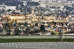 Vista panoramica di Delemont in inverno, Cantone Jura (Svizzera)