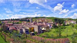 Vista panoramica di Gaiole in Chianti, tra le colline della Toscana