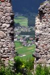 Vista panoramica di Reutte dalle rovine del castello di  Ehrenberg in Austria.