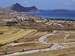Vista panoramica sull'isola di Porto Santo e sul Porto Santo Golfe, uno dei più famosi campi da golf del mondo.