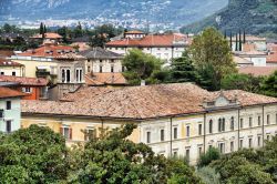 Vista sui tetti del centro abitato di Riva del Garda, Trentino Alto Adige - © 57715834 / Shutterstock.com