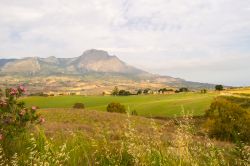 Vista sulle campagne inotrno a Cerda nel nord della Sicilia