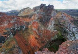 Il vulcano Chico sull'isola di Isabela alle Galapagos. Ribattezzato così dalla popolazione locale, questo vulcano è una crepa del più grande Sierra Negra, situato sulla ...