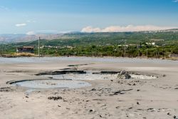 Vulcano di fango nei dintorni di Paternò in Sicilia