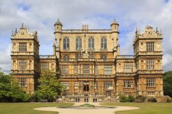 Wollaton Hall nei pressi di Nottingham, Inghilterra. Questa casa di campagna sorge su una collina nelle vicinanze della città inglese. Venne costruita per volere di Sir Francis Willoughby ...