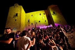 Ypsigrock il famoso festival d'agosto di musica contemporanea a Castelbuono in Sicilia - © www.ypsigrock.com

 Il Castello di Ventimiglia, la grande fortezza di Castelbuono sulle ...
