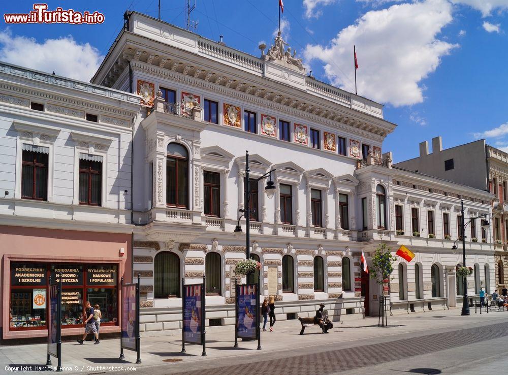 Immagine Piotrkowska Street a Lodz, Polonia. E' una delle vie dello shopping più lunghe d'Europa - © Mariola Anna S / Shutterstock.com