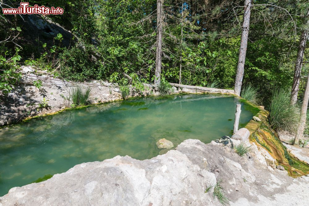 Immagine Piscina termale libera a Bagni San Filippo in Toscana