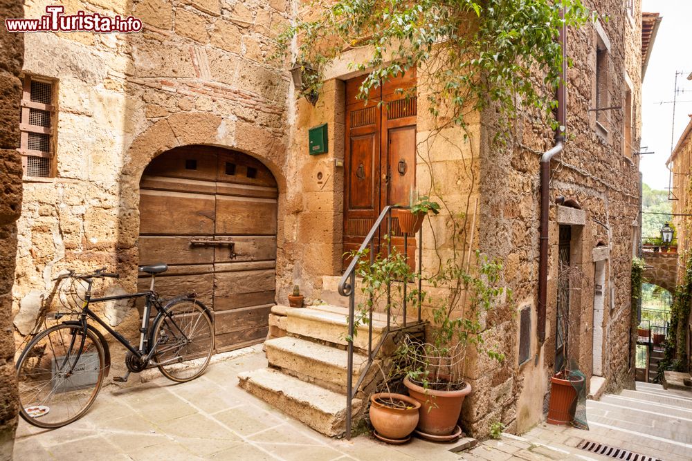 Immagine Pitigliano (Toscana): è uno dei borghi più belli d'Italia. E' stato abitato sin dall'eta del Bronzo.