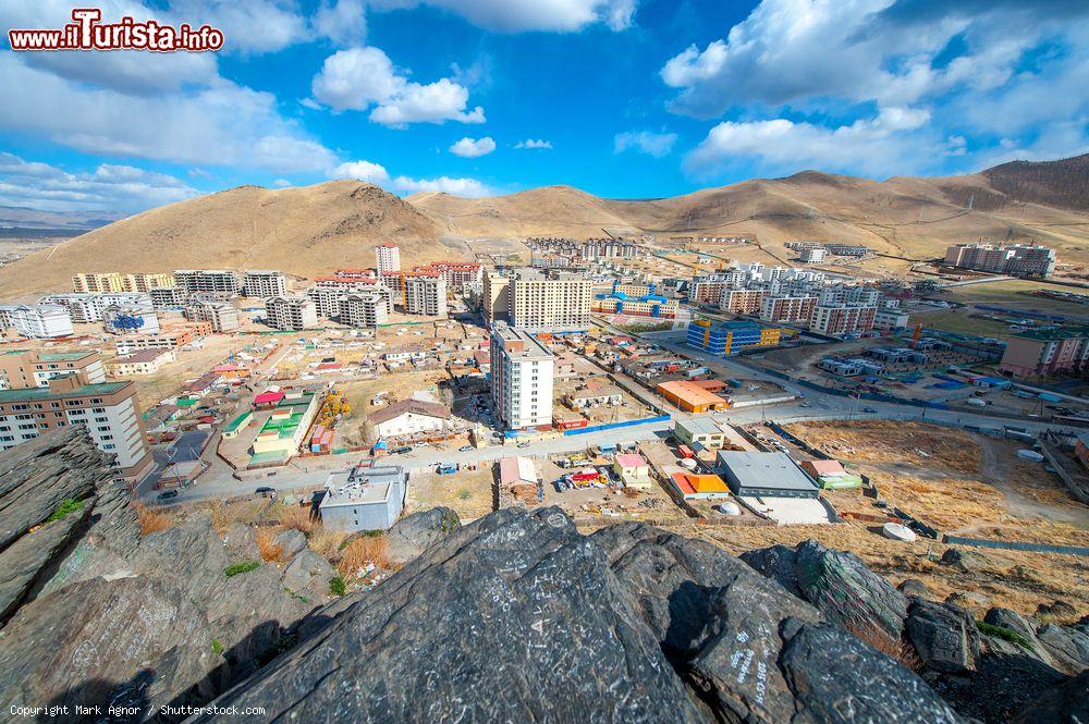 Immagine Una pittoresca veduta dall'alto di Ulan Bator, Mongolia - © Mark Agnor / Shutterstock.com