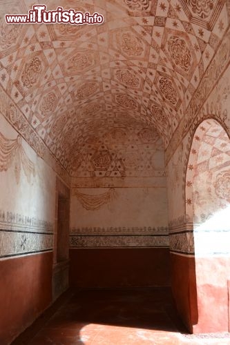 Immagine Ex-Convento, Tepoztlán: all'interno dell'Ex-Convento Domínico è possibile ammirare numerosi ornamenti e pitture originali, perfettamente conservati o restaurati. La costruzione della struttura risale alla seconda metà del XVI secolo.