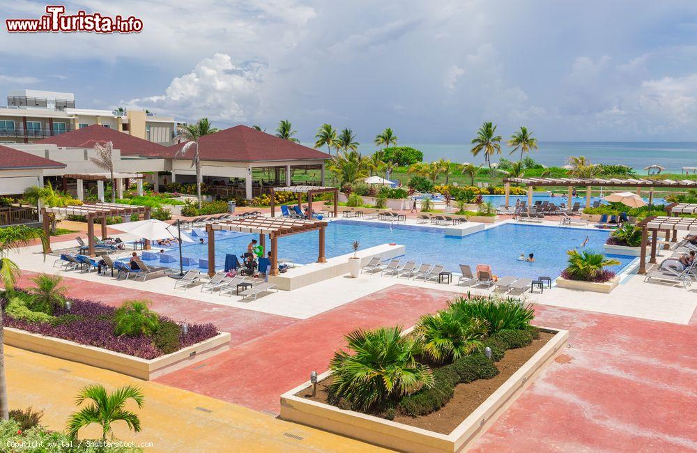 Immagine Playa Pilar: ecco l'hotel Iberostar, a Cayo Guillermo. Siamo su una delle più famose isole della costa nord di Cuba, che si sono sviluppate al turismo a partire dagli anni '80 del secolo scorso - © vvital / Shutterstock.com