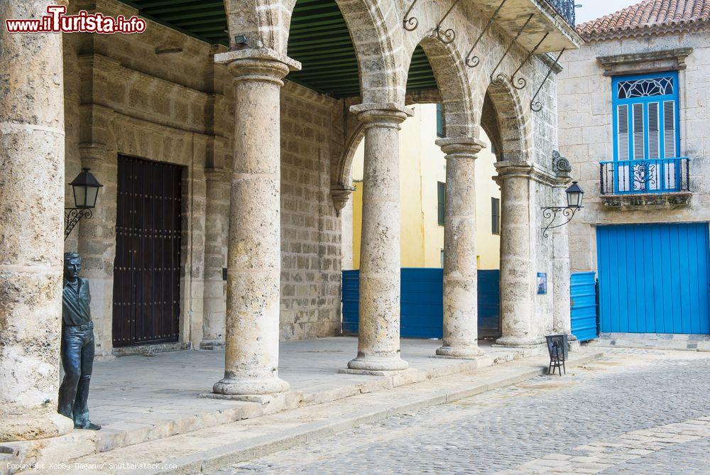 Immagine Plaza de Armas, il cuore del quartiere de La Habana Vieja. È qui che è nata la capitale cubana nel XVI secolo - © Kobby Dagan / Shutterstock.com