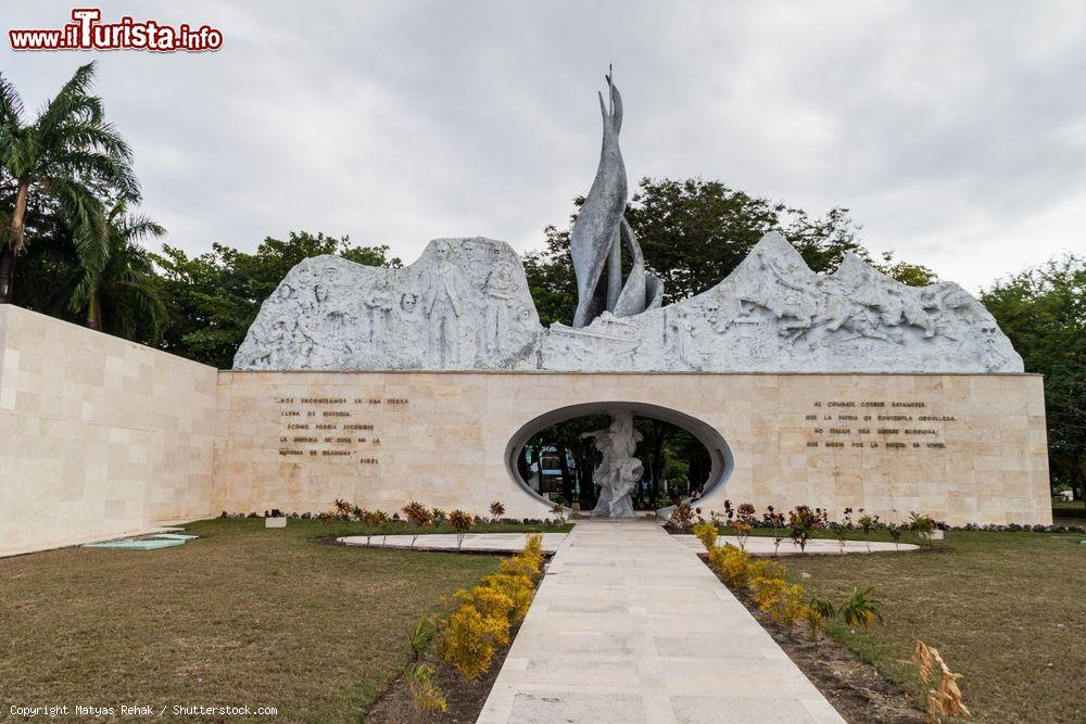 Immagine Il monumento ai padri della patria cubana in Plaza de la Patria a Bayamo - © Matyas Rehak / Shutterstock.com