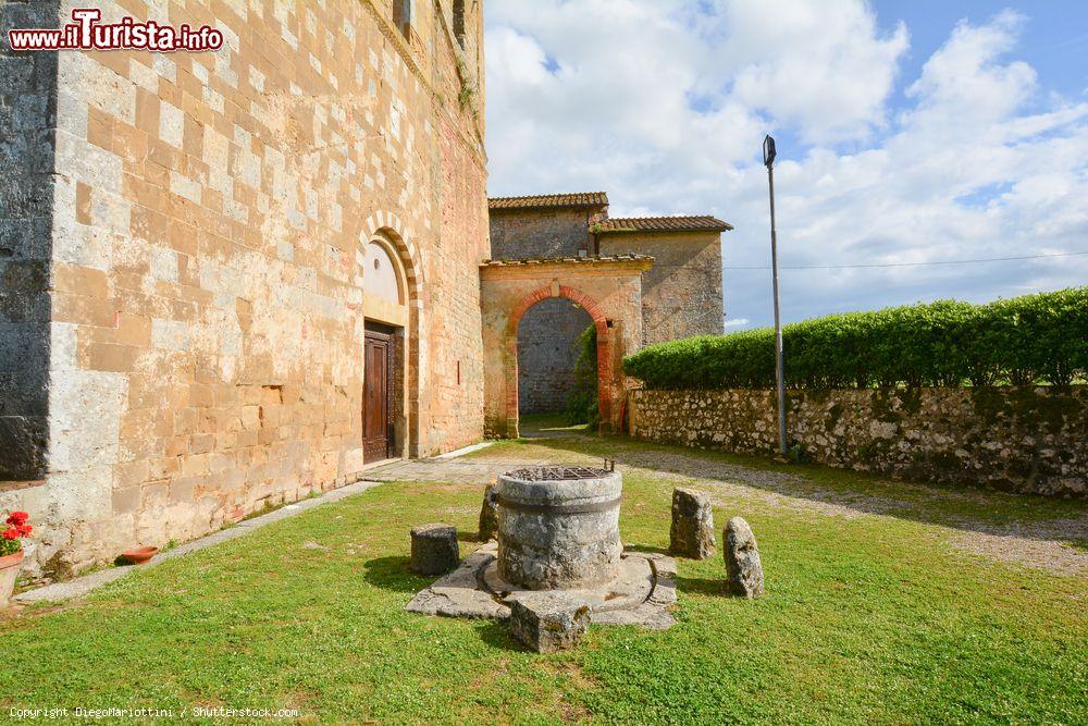 Immagine Ponte allo Spino, Sovicille: il complesso monumentale della Chiesa di San Martino, Toscana - © DiegoMariottini / Shutterstock.com