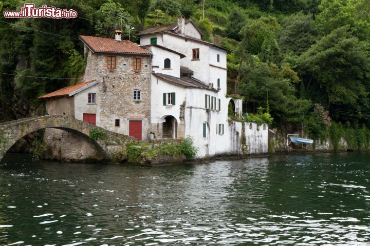 Immagine Ponte della Civera a Nesso Lombardia - © haraldmuc / Shutterstock.com