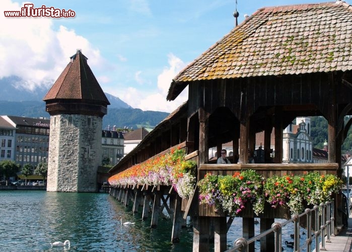 Immagine Seebrucke a Lucerna il ponte coperto