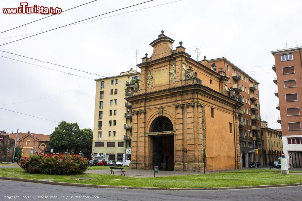 Immagine Porta Lame nel centro di Bologna, Emilia-Romagna - © Joaquin Ossorio Castillo / Shutterstock.com