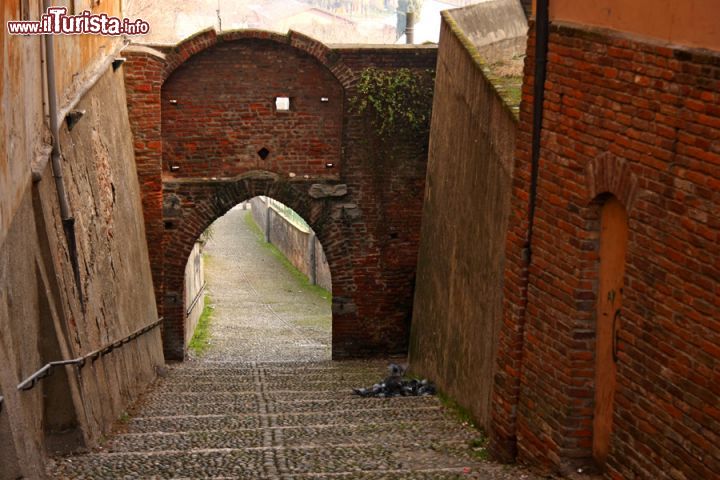 Immagine Porta Mazzeri, uno dei ingressi al centro storico di Oleggio in  Piemonte - © Alessandro Vecchi - CC BY-SA 3.0,