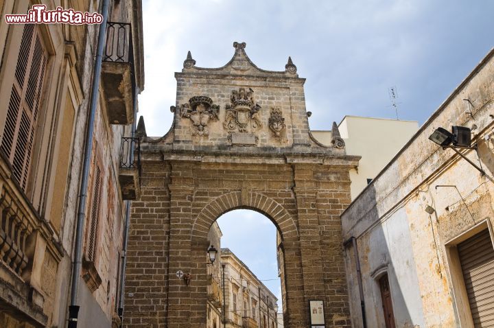 Immagine La Porta Nuova della città di Mesagne (Brindisi) uno degli accessi al centro storico - © Mi.Ti. / Shutterstock.com