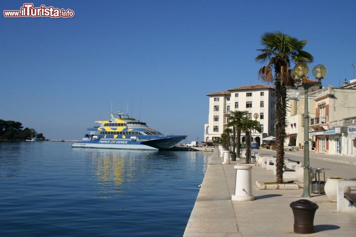 Immagine Porto di Porec, Croazia. Parenzo è ben collegata al resto dell'Istria e a tutte le città principali come Trieste, Fiume e Zagabria. Il traffico marittimo è oggi composto da barche da diporto - © Andrea Seemann / Shutterstock.com