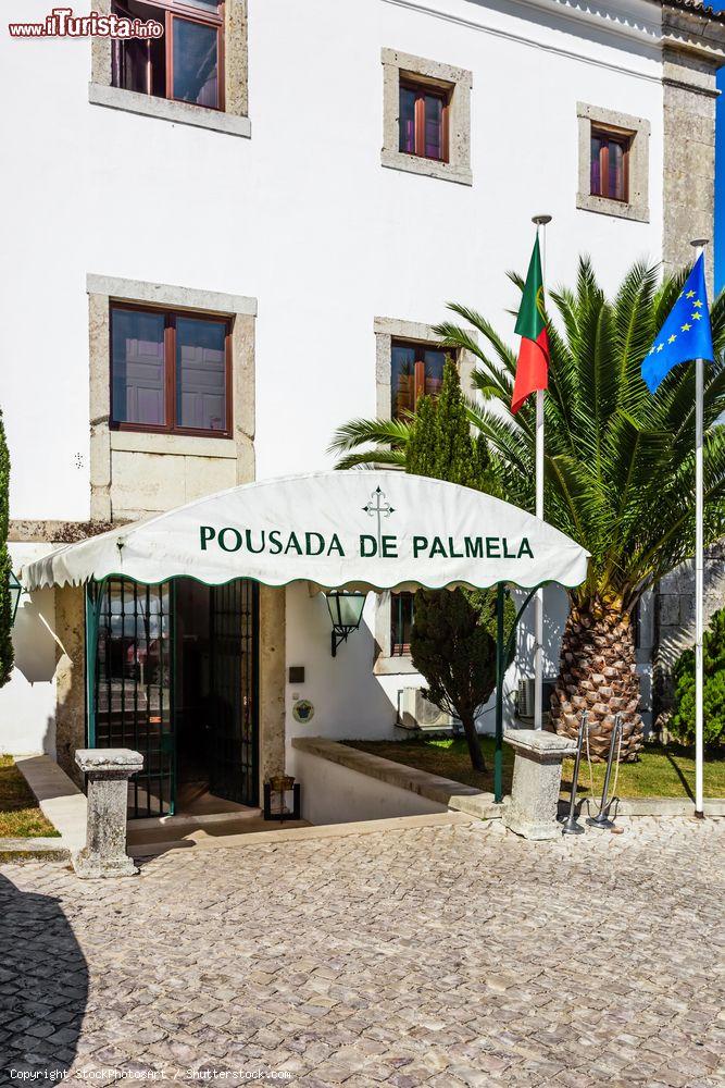 Immagine Pousada de Palmela, lo storico hotel di lusso nel castello cittadino (Portogallo) - © StockPhotosArt / Shutterstock.com
