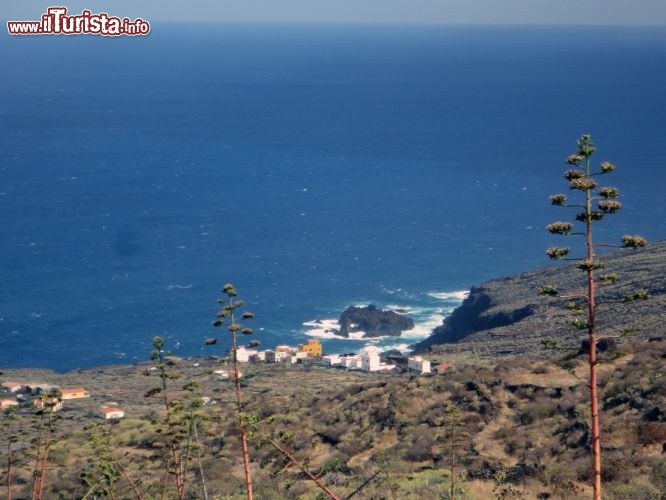 Immagine Pozo de las Calcolas, la piccola baia sotto a El Mocanal sull'isola di El Hierro (Spagna, Canarie)