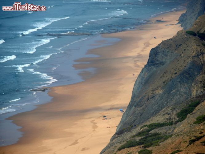 Immagine La Praia do Barriga una delle spiagge dell'Algarve si trova vicino a Vila do Bispo in Portogallo
