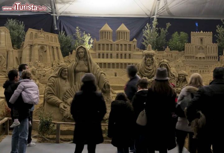 Immagine Presepe di sabbia al Villaggio di Natale sulla spiaggia di Rimini