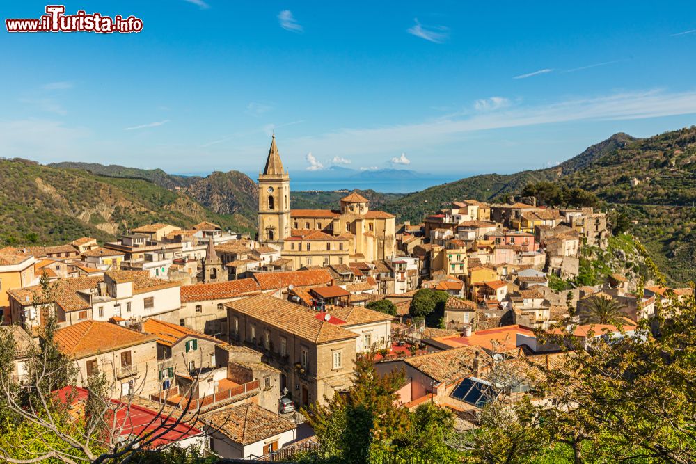 Immagine Primo piano del centro storico di Castiglione di Sicilia, borgo della provincia di Messina