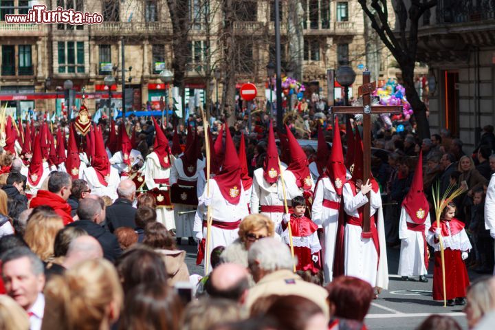 Immagine Un momento delle celebrazioni di Pasqua durante le tradzionali processioni che si svologno nella città basca di Bilbao, in Spagna - foto © imagestockdesign / Shutterstock
 