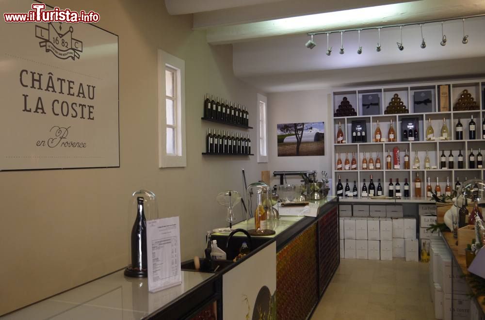 Immagine Punto vendita vini nel Castello La Coste a Le Puy Sainte Reparade in Provenza