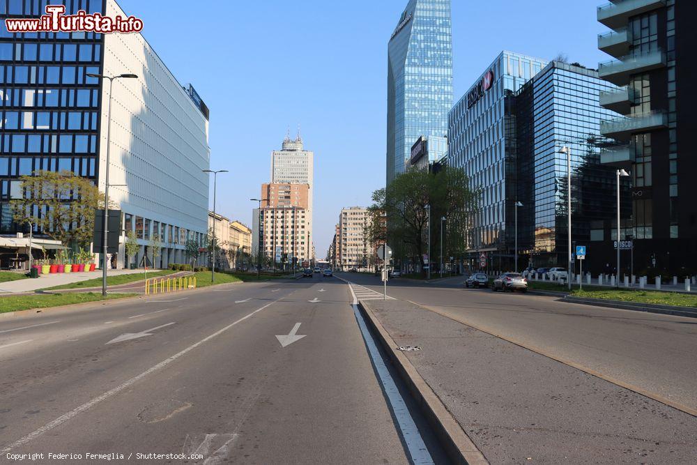 Immagine Quarantena a Milano, durante l'emergenza Coronavirus: le strade deserte durante il Lockdown. - © Federico Fermeglia / Shutterstock.com