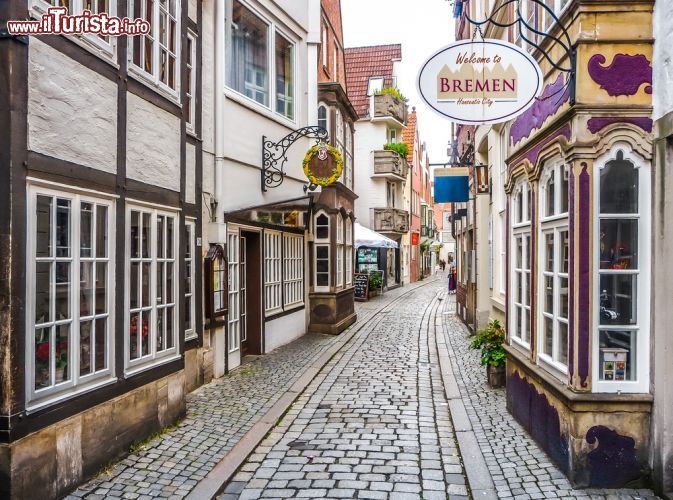 Immagine Il quartiere Schnooviertel in centro storico a Brema in Germania - © Canadastock / Shutterstock.com