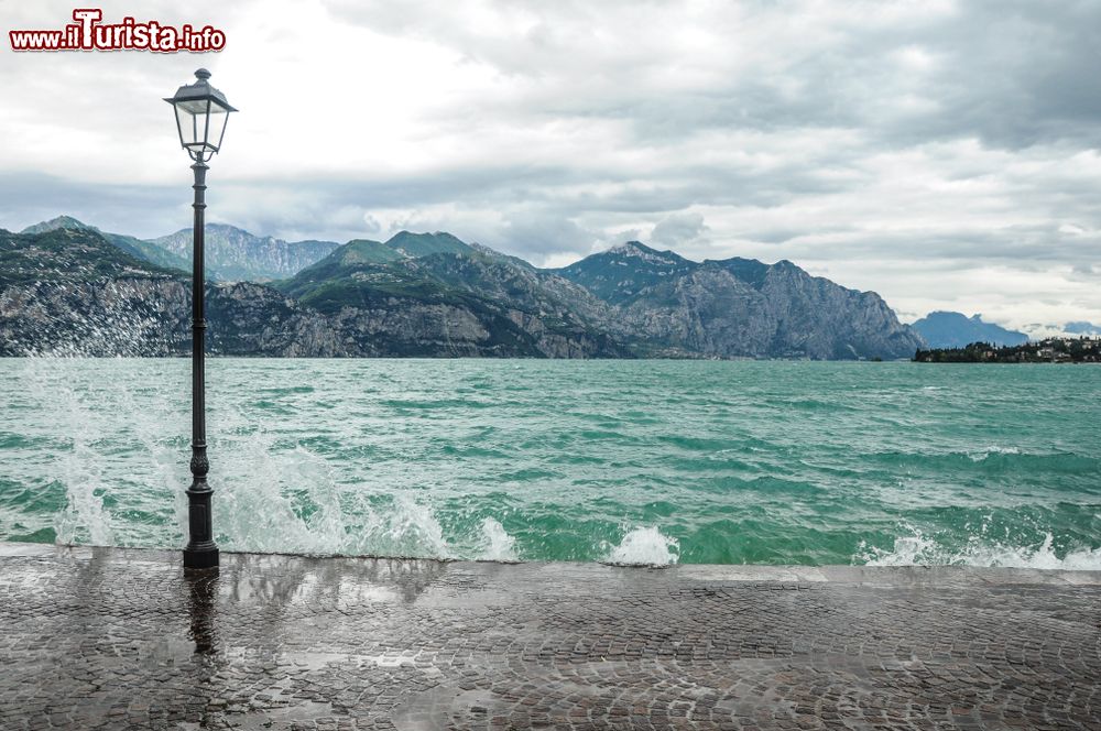 Immagine Raffiche di Bora sul mare della Slovenia in inverno