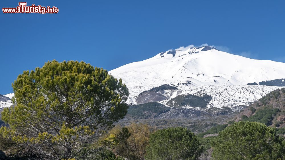 Immagine Ragalna è una vera terrazza panoramica sul vulcano Etna in Sicilia