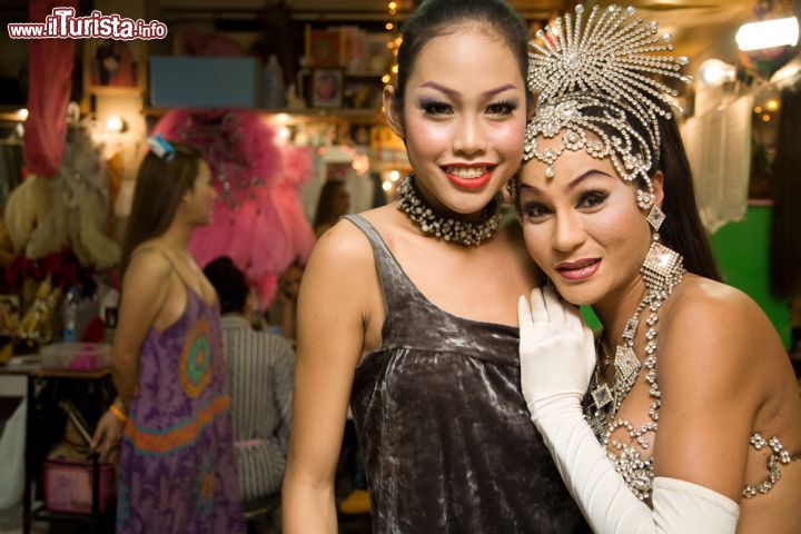 Immagine Ragazze thailandesi in un locale del centro di Pattaya - © Nuk2013 / Shutterstock.com