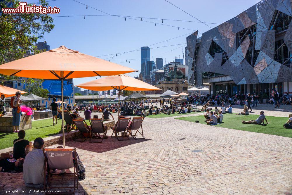 Immagine Relax in una piazzetta di Melbourne, stato di Victoria (Australia) - © tmpr / Shutterstock.com