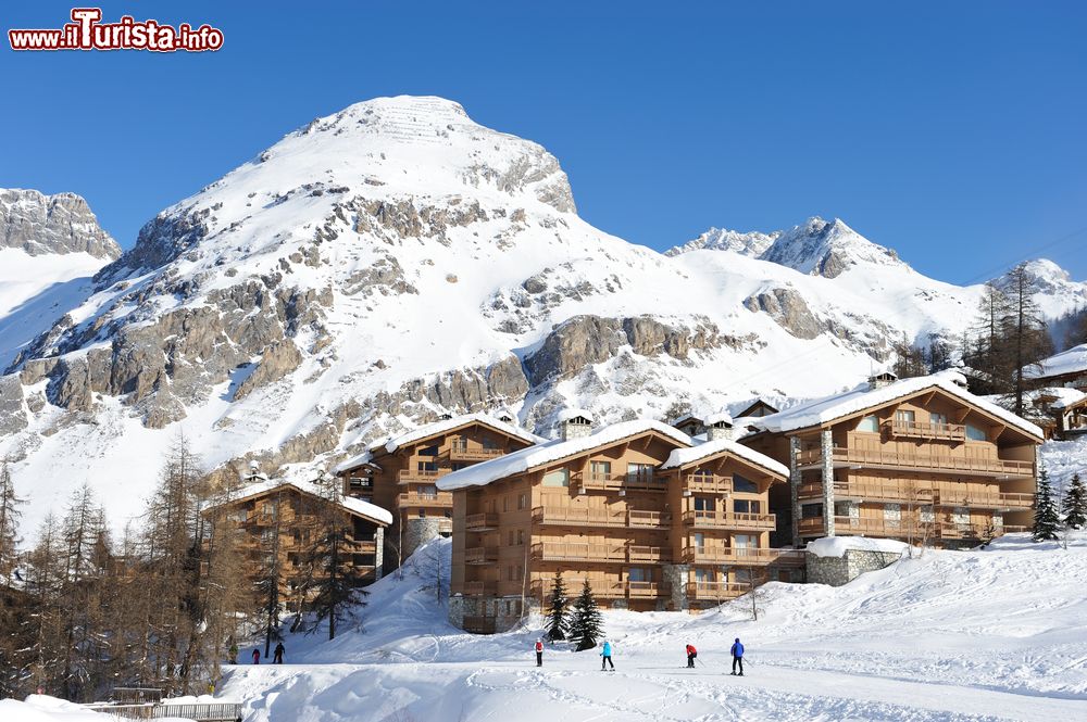 Immagine Residence innevati allo ski resort in Val d'Isère, Francia.