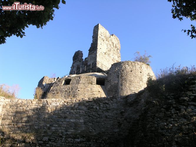 Immagine I resti del castello di Torriglia
