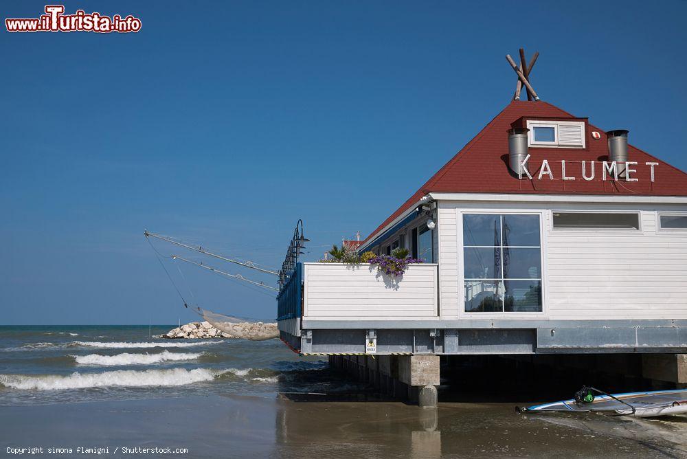 Immagine Ristorante sul mare al molo di Milano Malarittima, Canale di Cervia - © simona flamigni / Shutterstock.com