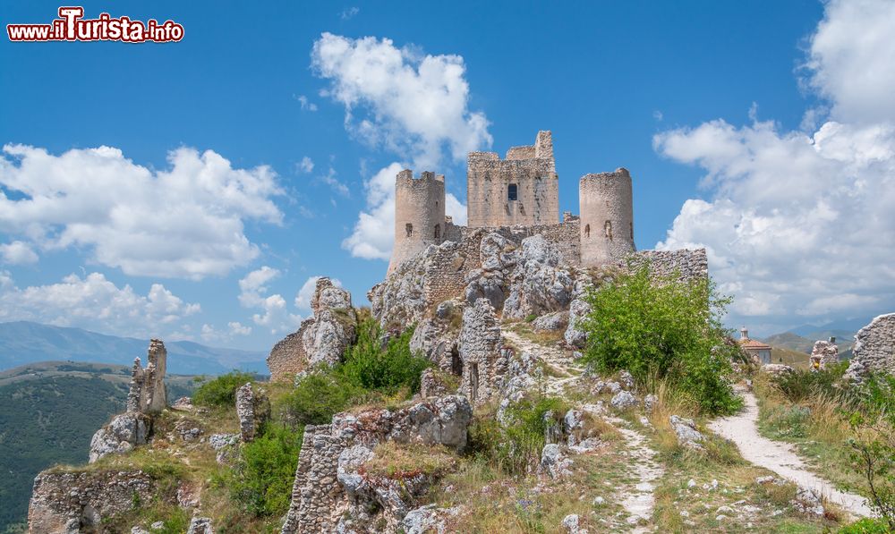 Le foto di cosa vedere e visitare a Calascio