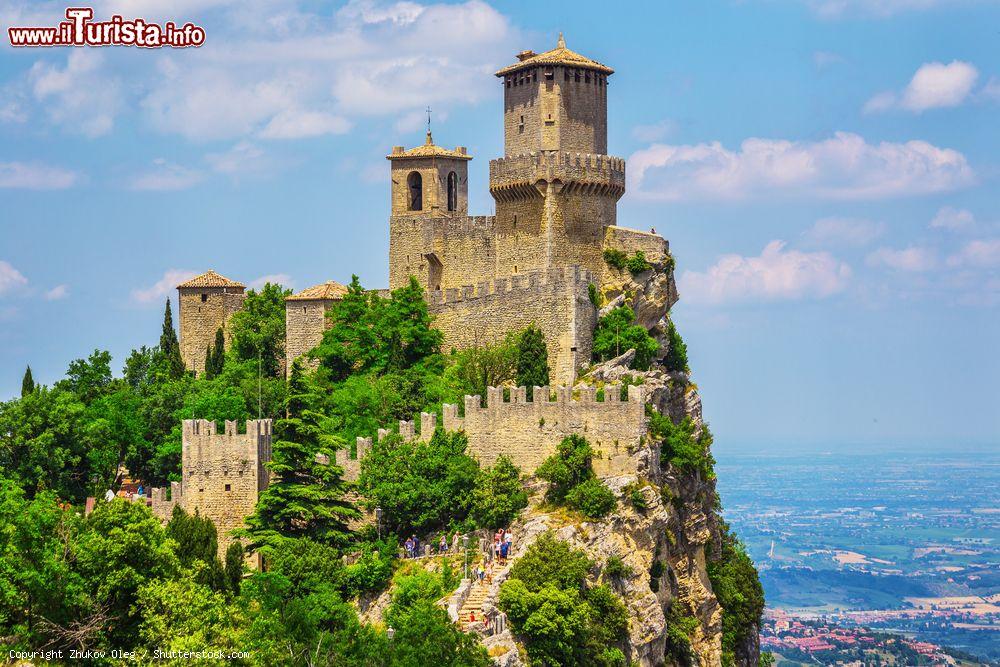 Immagine Rocca della Guaita, San Marino: questa bella fortezza è la più antica della città. La parola "guaita" ancora presente nel dialetto locale con il significato di fare la guardia deriverebbe dal tedesco "weite" (spazio o largo) - © Zhukov Oleg / Shutterstock.com