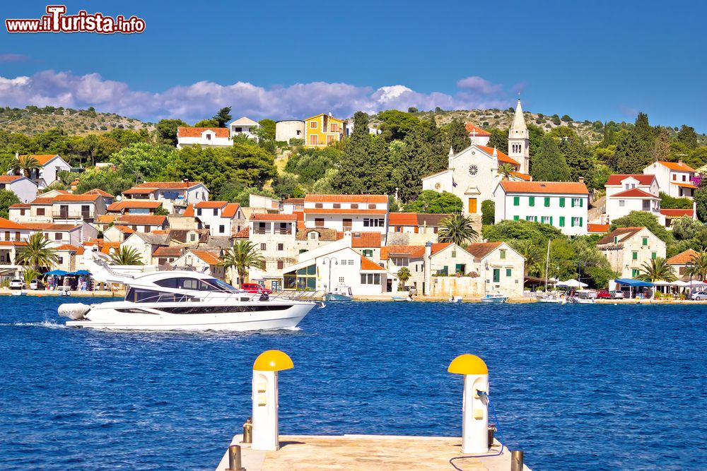 Immagine Rogoznica (Croazia) è una meta turistica molto amata dai diportisti che viaggiano sull'Adiatico.