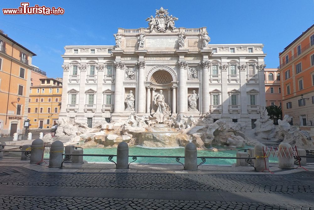 Immagine Roma, primavera 2020: la Fontana di Trevi deserta per le restrizioni indotte dalla pandemia del coronavirs Covid-19