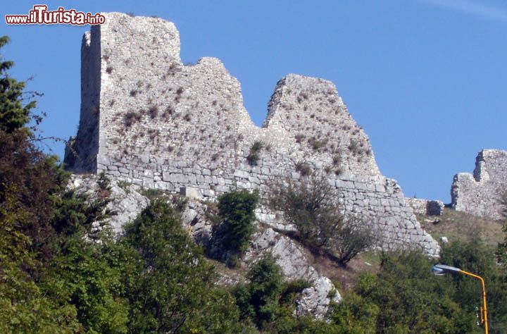 Immagine Rovine castello a Morcone provincia di Benevento