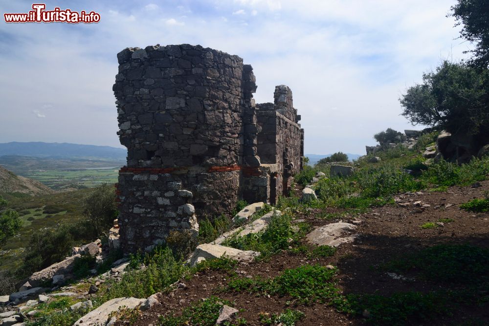 Immagine Rovine di fortificazioni militari della seconda guerra mondiale a San Giovanni Suergiu