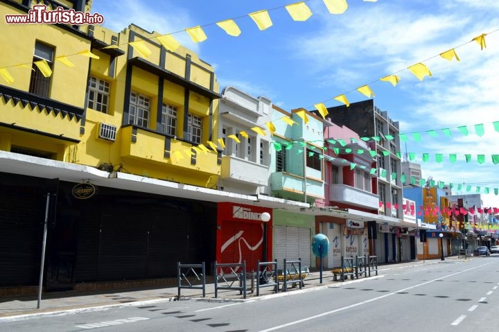 Immagine Rua Maciel Pinheiro è una strada caratteristica di Campina Grande (Brasile) nello stato di Paraiba